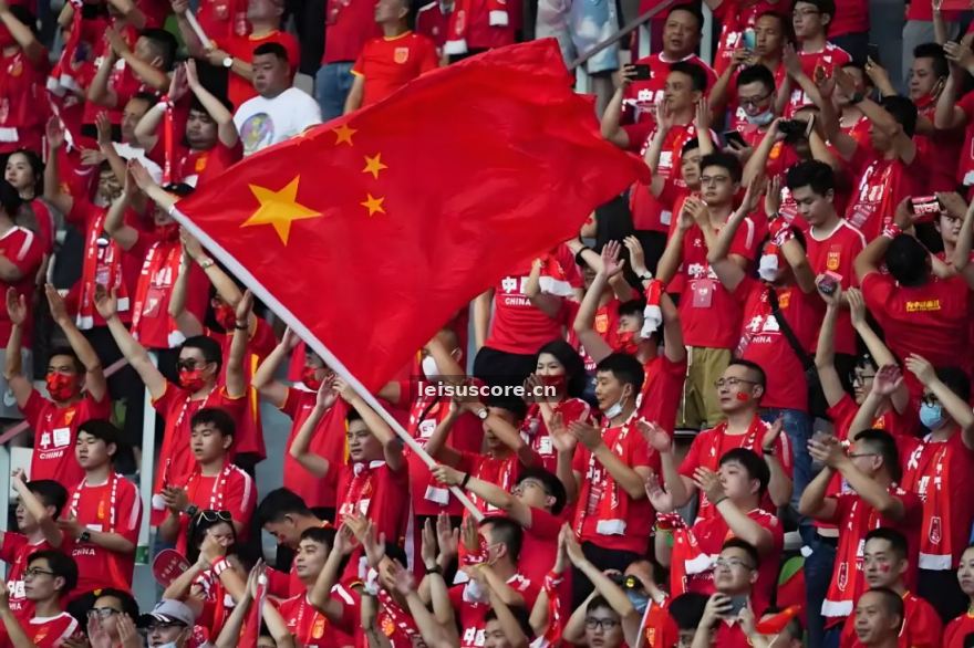 雷速体育比分 从数据员到战术分析师：足球幕后岗位的十年变迁
